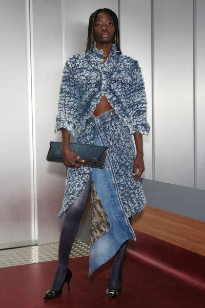 Look 60